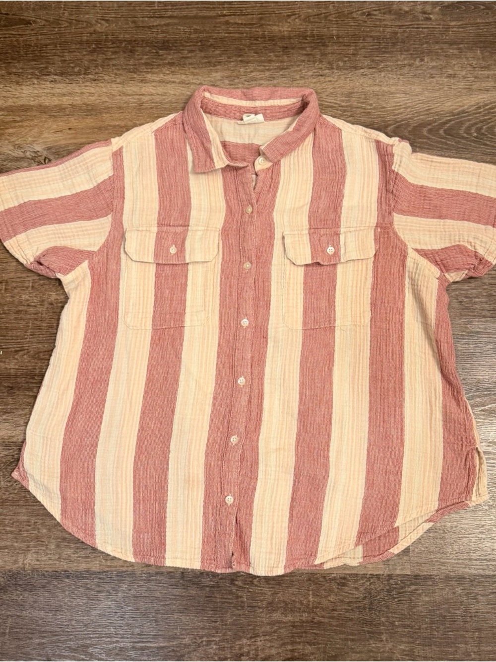 a.n.a Striped Short-Sleeve Button-Up in Rose & Cream